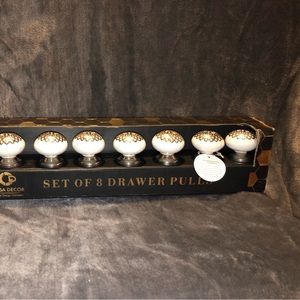 Drawer Pulls/ Cabinet Knobs